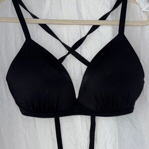 Shade & Shore Elegant Black Cross-Strap Bikini